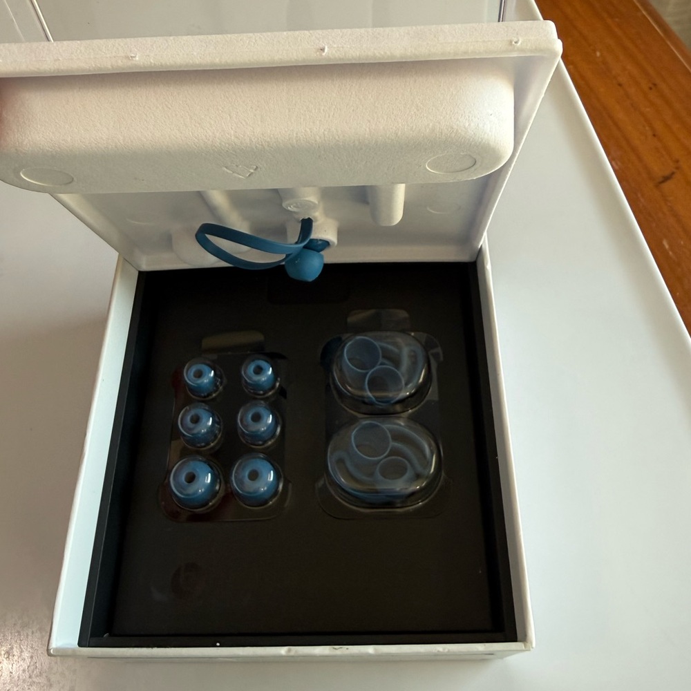 New Beats By Dre urbeats3 Wired Jack Earbuds In Blue - Picture 3 of 5